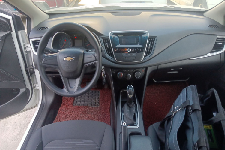 雪佛兰 科沃兹 2019款 320 自动欣享天窗版中控内饰12