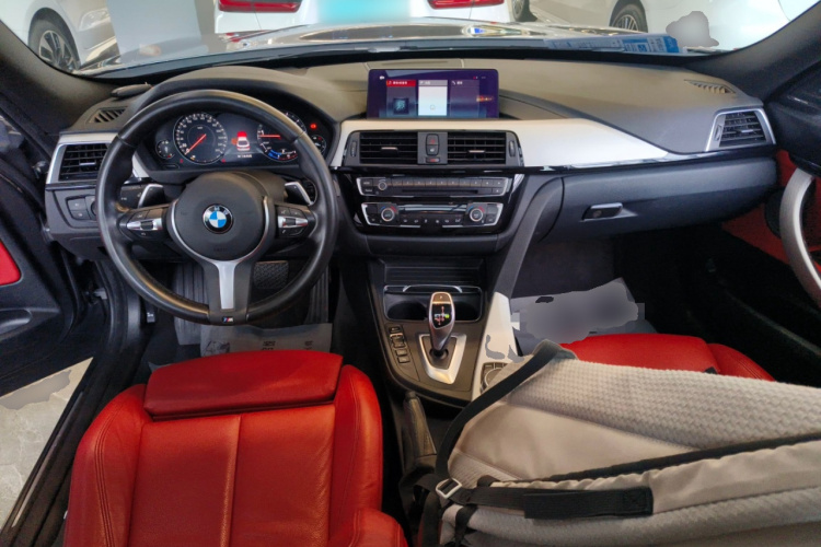 宝马3系GT 2019款 320i M运动型中控内饰12