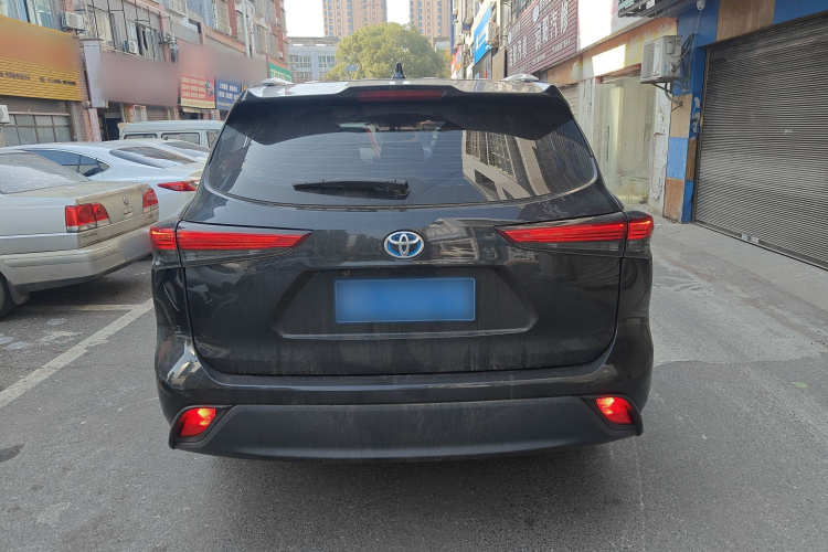 丰田 汉兰达 2023款 2.5L智能电混双擎两驱精英版 5座车身外观6