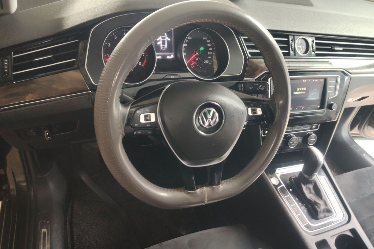 大众 迈腾 2017款 380TSI DSG 豪华型中控内饰13