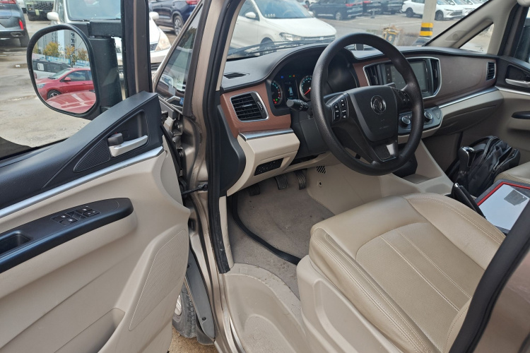 东风风行 菱智 2020款 M5L 1.6L 豪华型 7座中控内饰20