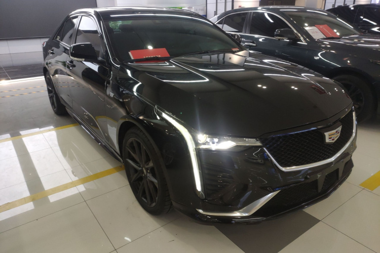 凯迪拉克CT4 2021款 28T 尊贵型车身外观3