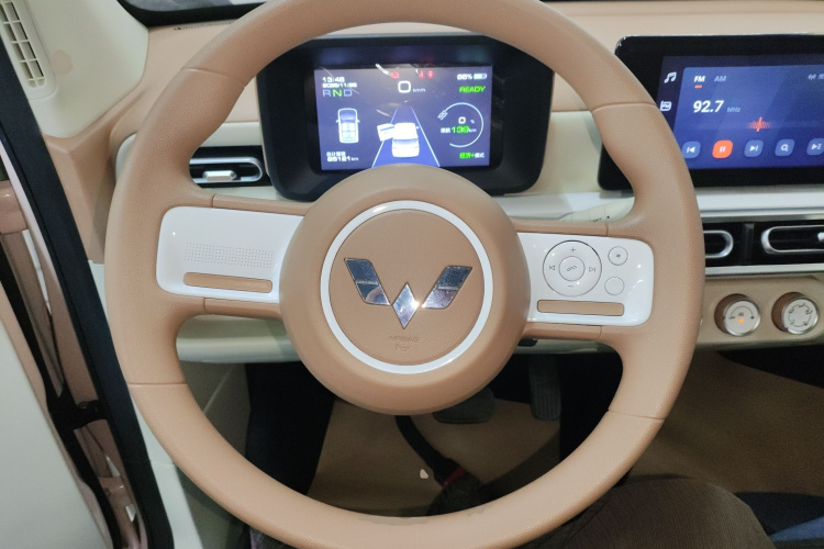 五菱汽车 宏光MINIEV 2024款 第三代 215km 进阶版中控内饰13