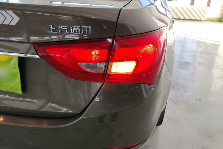 别克 英朗 2017款 15N 手动精英型车身外观9