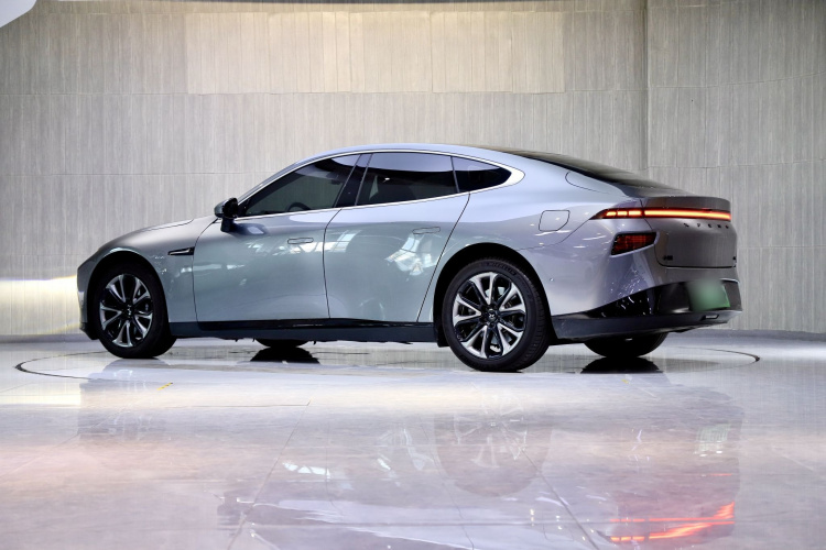 小鹏P7 2021款 480N车身外观6003