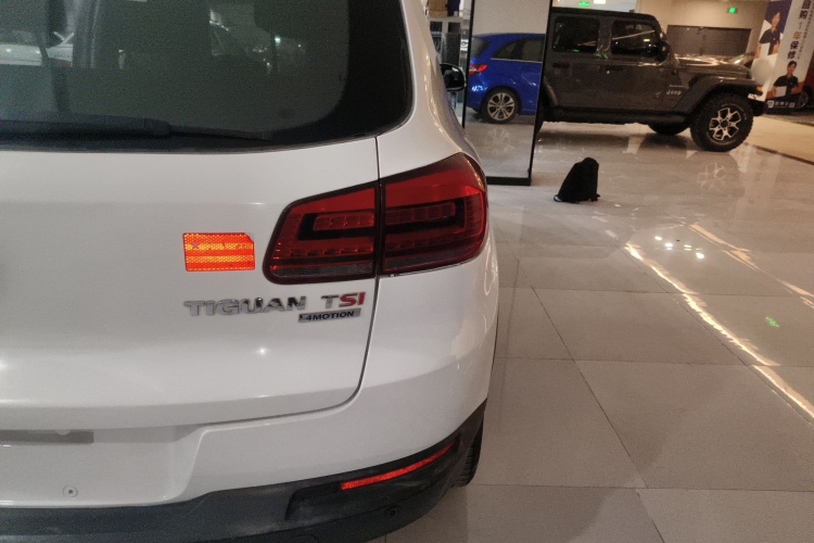 大众 途观 2013款 1.8TSI 自动四驱舒适版车身外观9