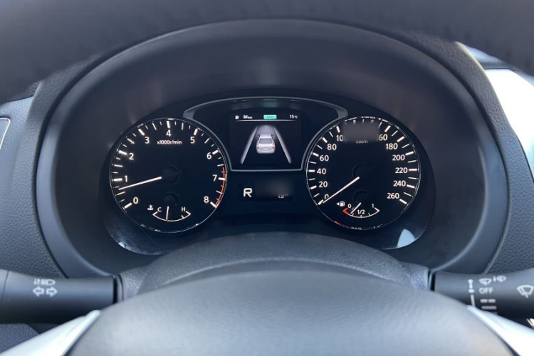 日产 天籁 2016款 改款 2.0L XL舒适版中控内饰7009