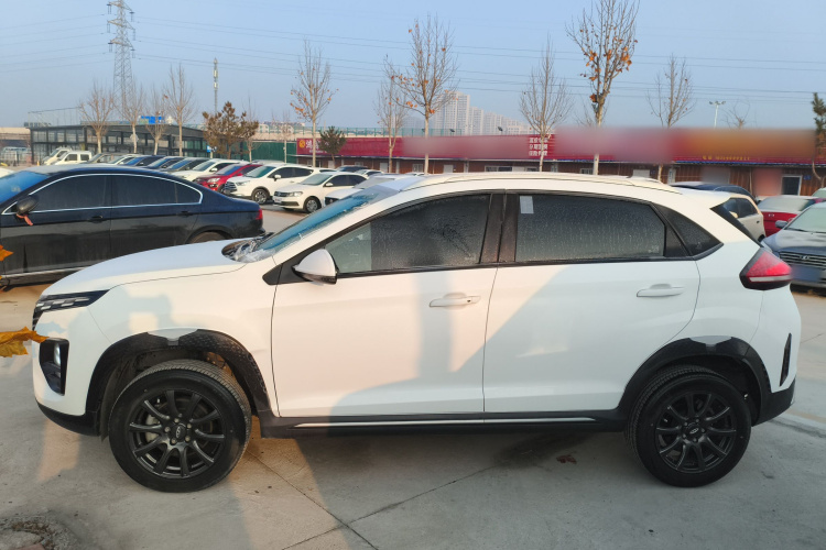 奇瑞 瑞虎3X 2023款 1.5L CVT时尚版车身外观4