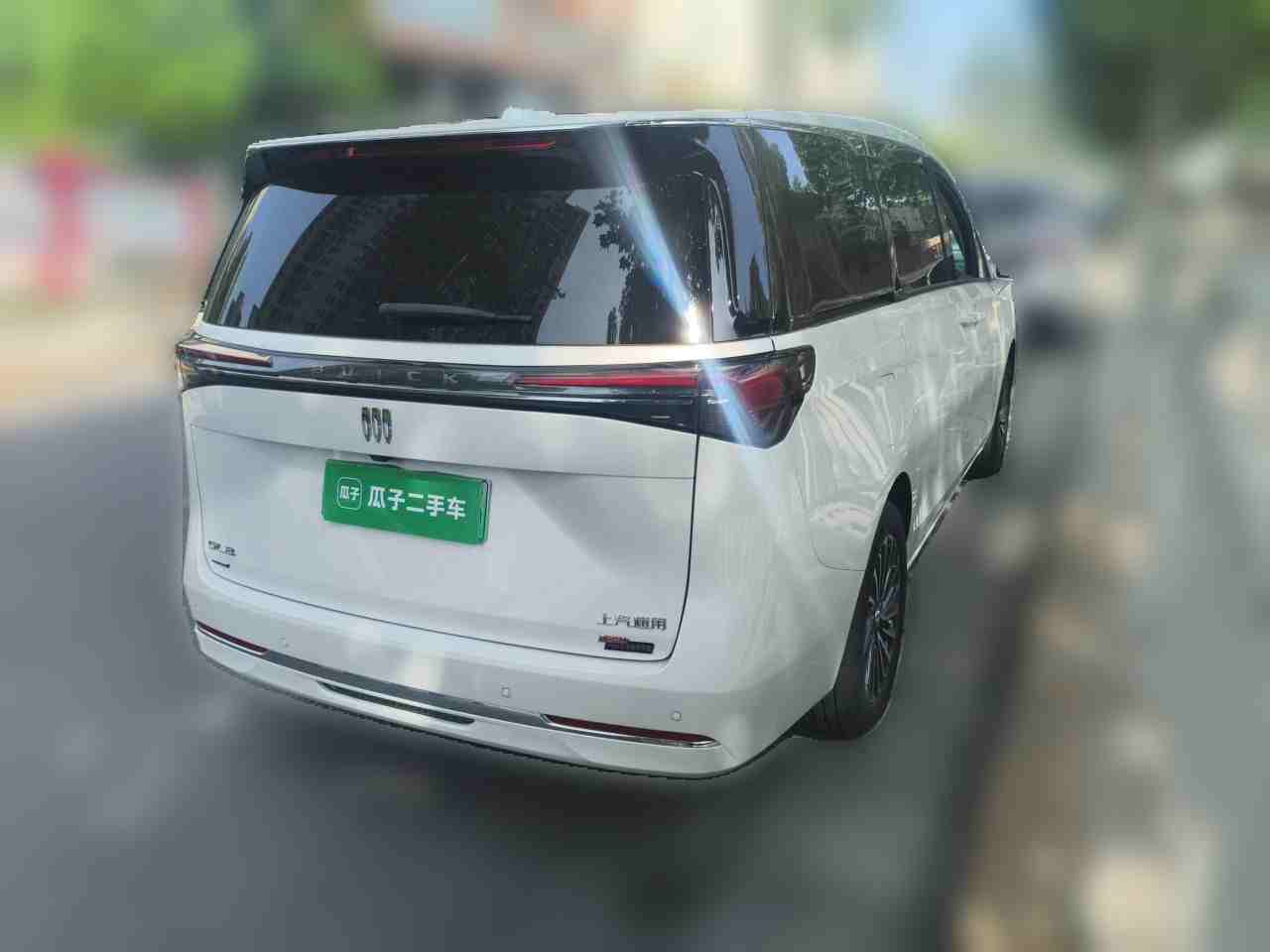 车辆右后45度外观展示