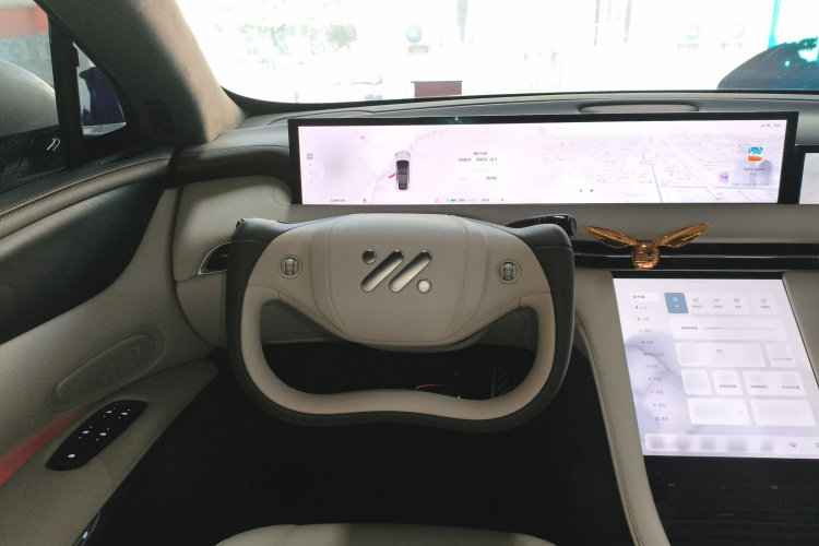 智己汽车 智己LS7 2023款 100kWh Lux后驱版中控内饰13