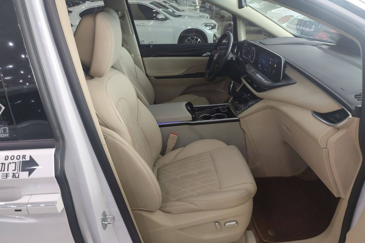 别克GL8 2022款 ES陆尊 653T 旗舰型中控内饰41