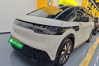 极氪MIX 2025款 长续航智驾版