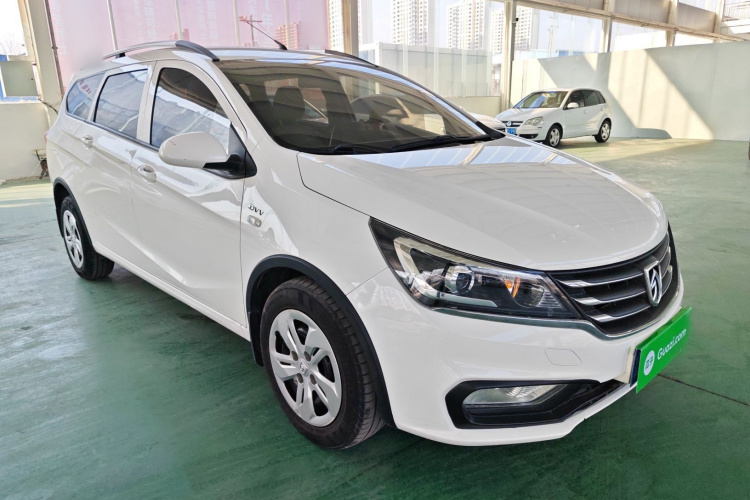 宝骏310W 2017款 1.5L 手动舒适型 国VI车身外观3