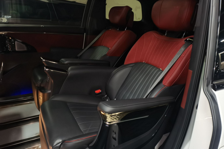 广汽传祺 传祺M8 2023款 宗师系列 双擎 御尊版中控内饰21