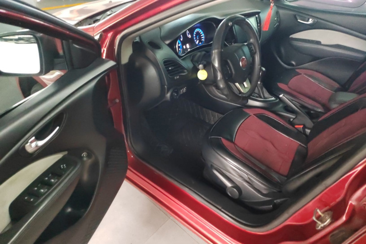 菲亚特 菲翔 2015款 1.4T 自动悦享版中控内饰20