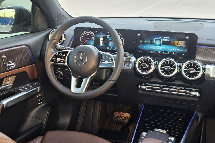 奔驰GLB 2023款 GLB 220 动感型中控内饰7009