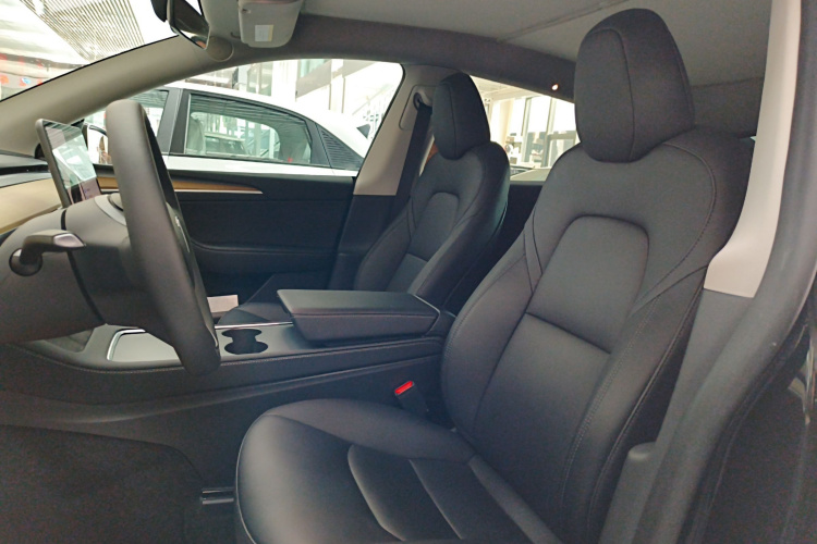 特斯拉 Model Y 2022款 改款 后轮驱动版中控内饰19