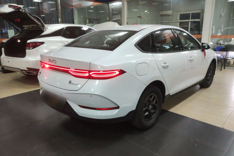 比亚迪 秦PLUS 2025款 DM-i 智驾版 128KM进取型车身外观6005