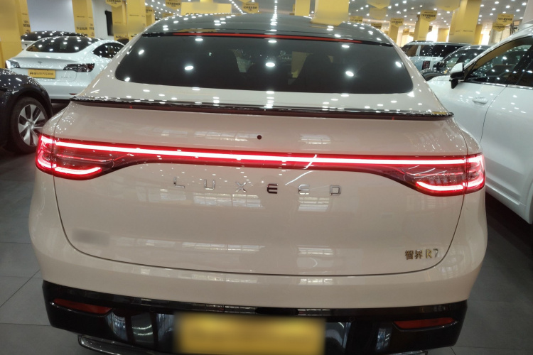 鸿蒙智行 智界R7 2025款 增程 251km Max车身外观6