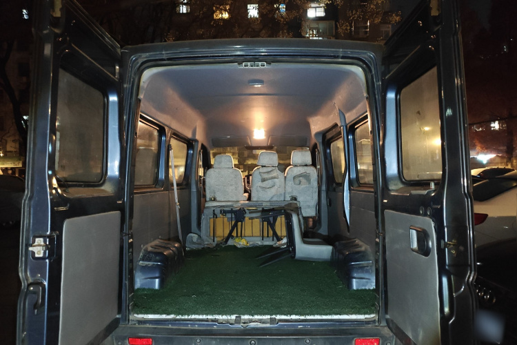 东风御风 御风 2016款 2.5T领运版御利宝短轴中顶国V ZD25中控内饰23