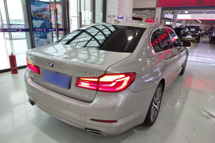 宝马5系 2018款 528Li 上市特别版车身外观6005