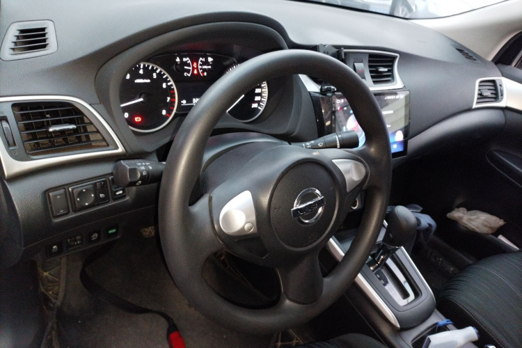 日产 轩逸 2021款 经典 1.6XE CVT舒适版中控内饰12