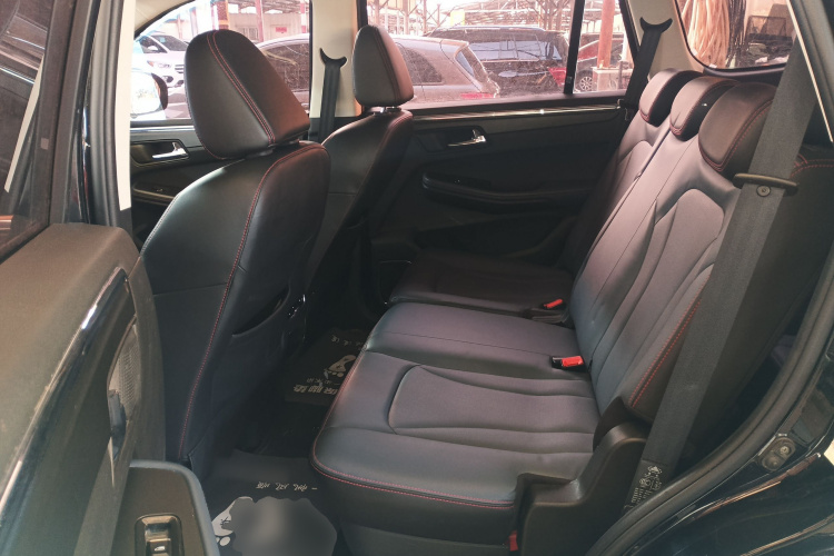 SWM斯威汽车 SWM斯威G05 2021款 PRO 1.5T 自动豪华型 7座中控内饰21