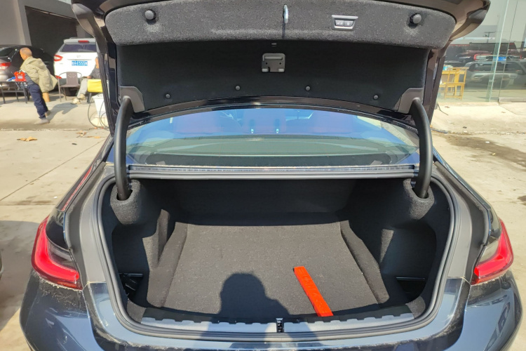 宝马3系 2025款 330Li M运动曜夜套装局部细节23