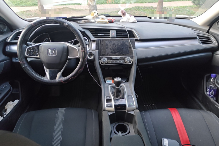 本田 思域 2016款 220TURBO 手动豪华版中控内饰12
