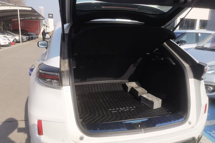 本田UR-V 2020款 370TURBO 四驱尊耀版机舱底盘23