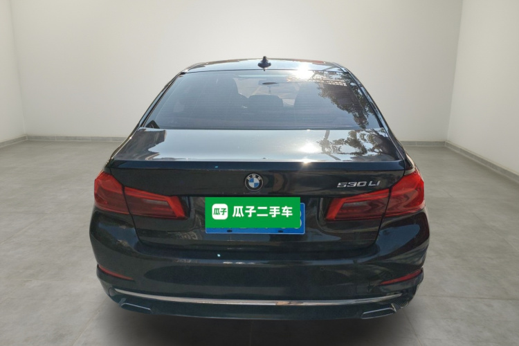 宝马5系 2019款 改款 530Li 尊享型 豪华套装车身外观6