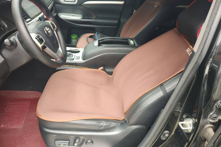 丰田 汉兰达 2018款 2.0T 四驱豪华版 7座 国V局部细节19