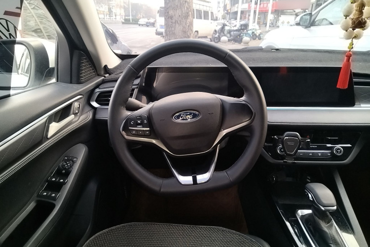 福特 福睿斯 2021款 1.5L 自动钻石版局部细节13