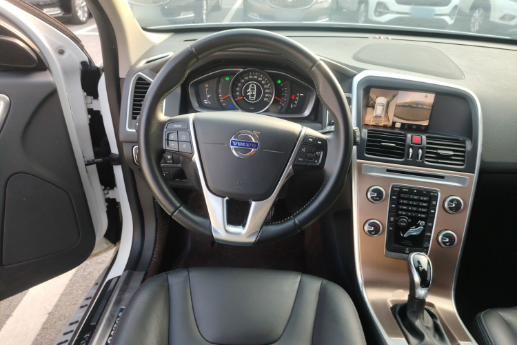 沃尔沃XC60 2017款 T5 AWD 智进升级版中控内饰13