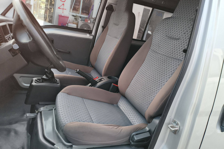 五菱汽车 五菱之光 2020款 1.2L 厢式运输车实用型 国VI 5座 LSI局部细节19