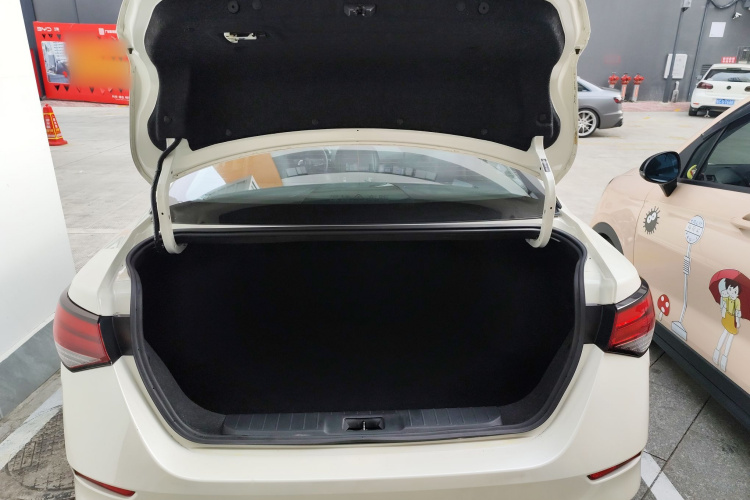 日产 轩逸 2021款 1.6L XL CVT悦享版机舱底盘23