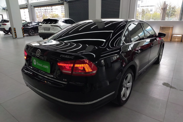 大众 帕萨特 2015款 1.8TSI DSG御尊版车身外观7
