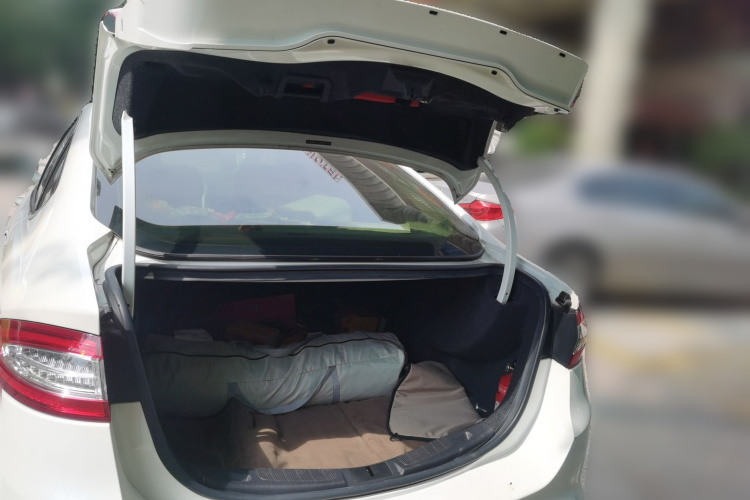 福特 蒙迪欧 2013款 1.5L GTDi180时尚型中控内饰23