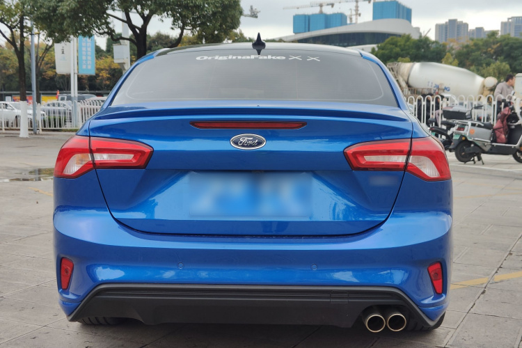 福特 福克斯 2021款 三厢 EcoBoost 180 自动ST Line车身外观6004