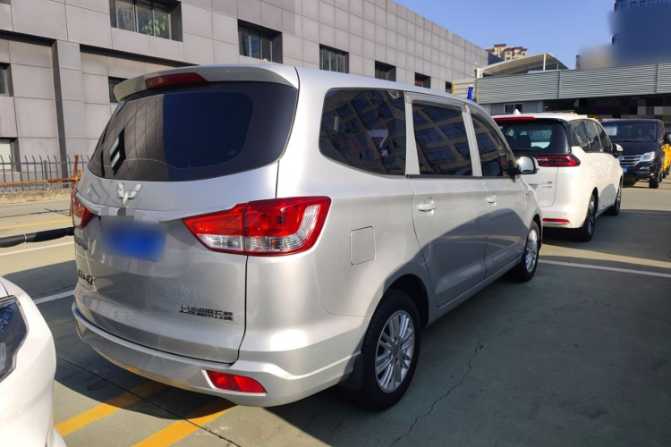 五菱汽车 五菱宏光 2015款 1.5L S1标准国V车身外观6007