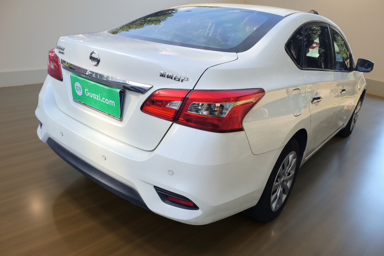 日产 轩逸 2021款 经典 1.6XE CVT舒适版车身外观7