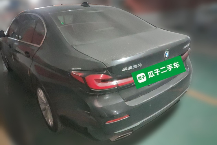 宝马5系 2022款 改款 525Li 豪华套装车身外观6003