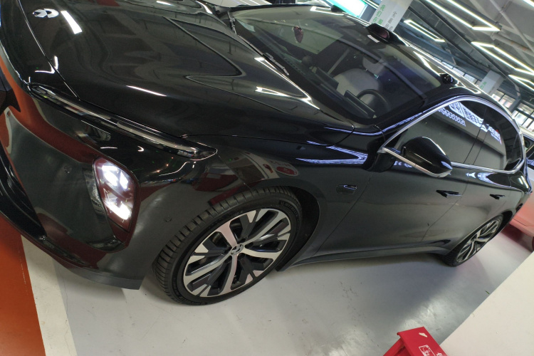 蔚来ET7 2022款 100kWh车身外观4