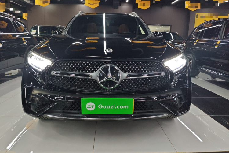 奔驰GLC 2024款 改款 GLC 300 L 4MATIC 动感型 5座车身外观2