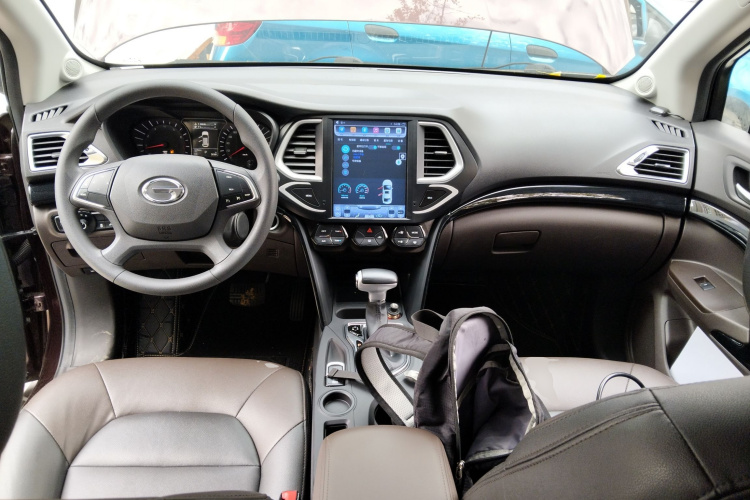 广汽传祺 传祺GS4 2017款 235T 自动两驱精英版中控内饰12