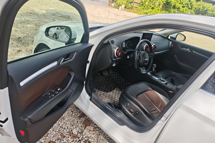 奥迪A3 2015款 Limousine 40 TFSI 自动舒适型中控内饰7003