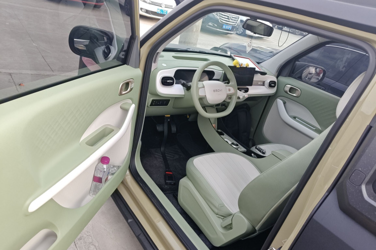 吉利银河 2025款 210km 熊猫骑士中控内饰20