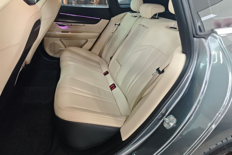 小鹏P7 2020款 586N中控内饰21