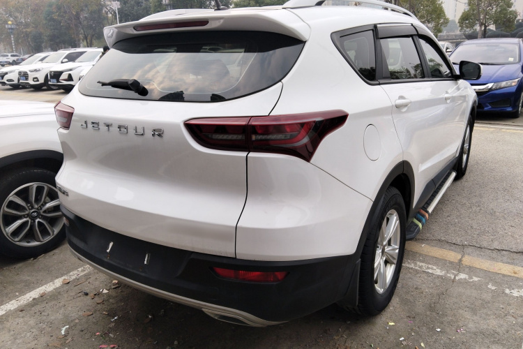 捷途X70M 2021款 1.5T DCT豪华伙伴型 5座车身外观7