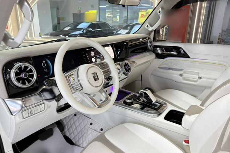 超境汽车 共创坦克300 2021款 2.0T 赛博坦克中控内饰7001